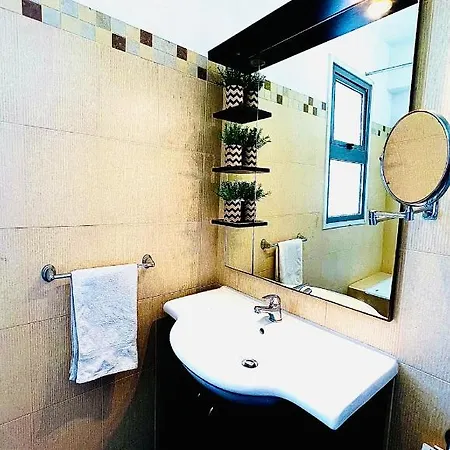 Lara 303 Apartament